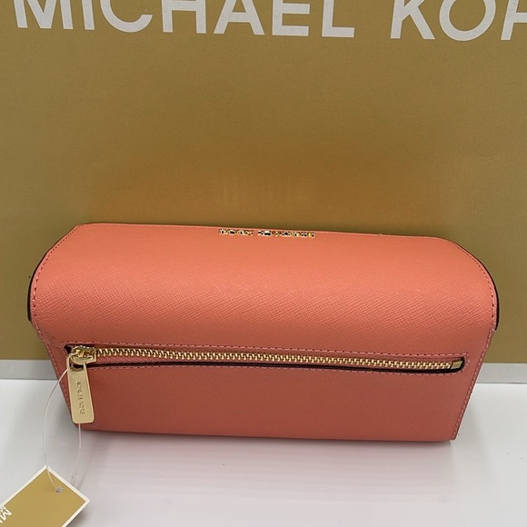 MICHAEL KORS JET SET TRAVEL LARGE TRIFOLD WALLET SHERBERT COLOR
NWT - Picture 16 of 16